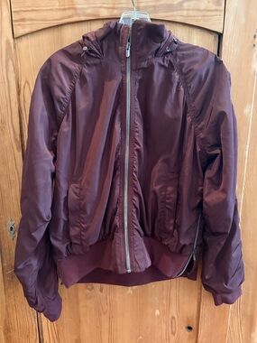 Athleta Deep Burgundy Hooded Windbreaker/Bomber Jacket sz Sm